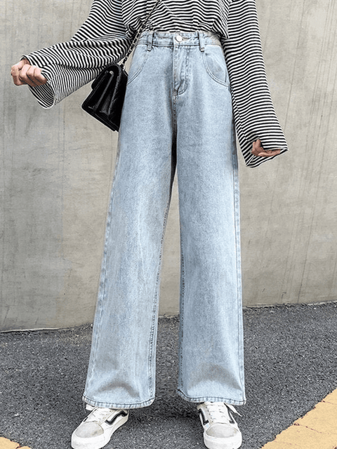 Light Wash Relaxed Boyfriend Jeans - HouseofHalley