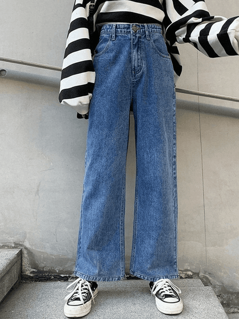 Light Wash Relaxed Boyfriend Jeans - HouseofHalley